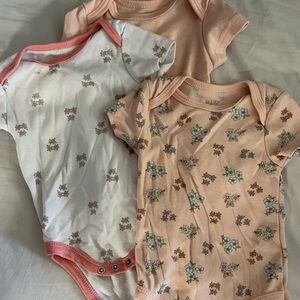 (3) 3-6m Peach and White Floral Bodysuit Trio
